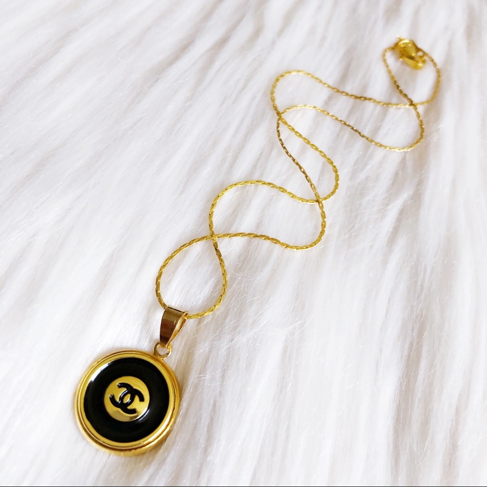 Chanel Necklace - Picture 7 of 11